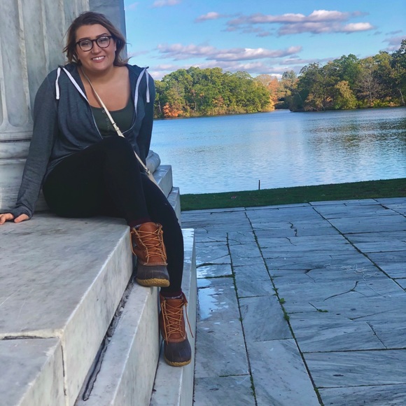 Meet your Posher, Taylor - Picture 7 of 8